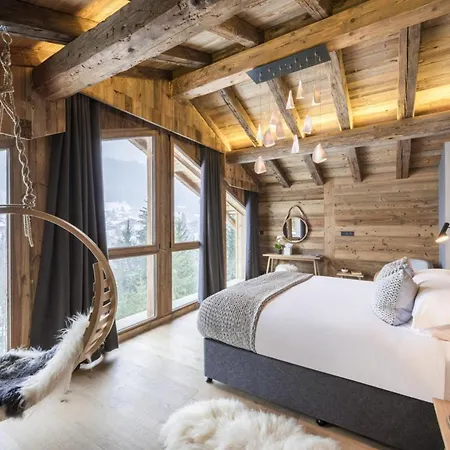 Daire Heights: Experience Chalet Grandeur